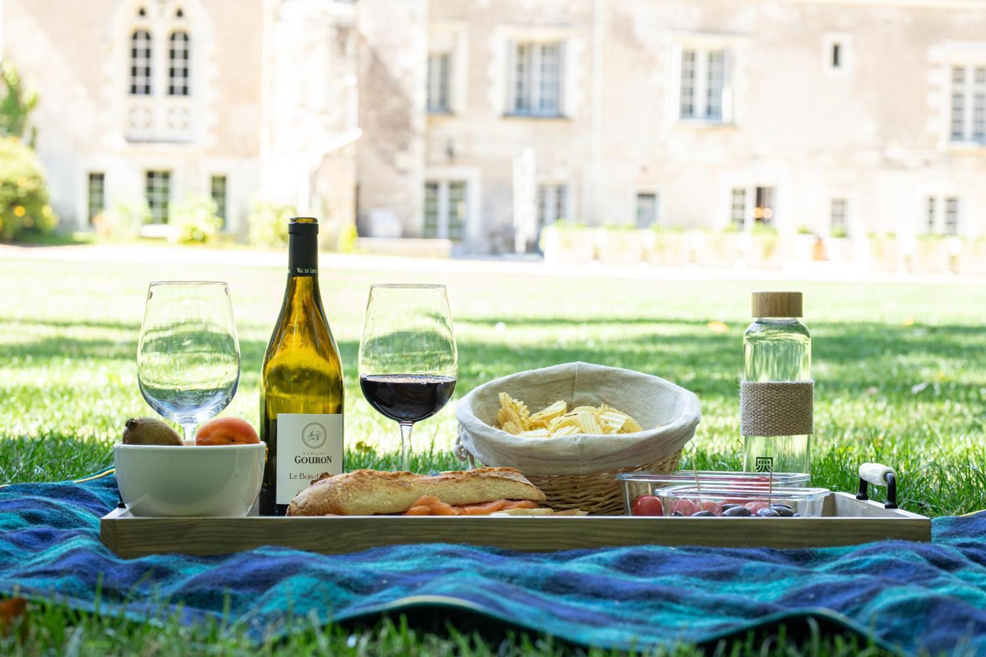 Domaine De La Commanderie De Ballan Ngoại thất bức ảnh